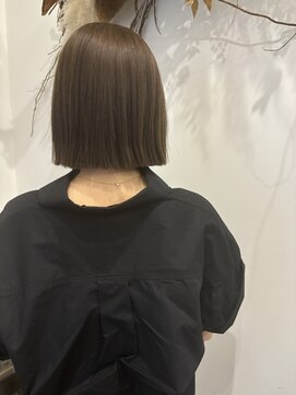 ゼンドットカラスマ(Zen.karasuma) ぱっつんボブ