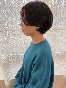 マド(Mado) 丸みショートボブ