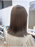 オリーブベージュ