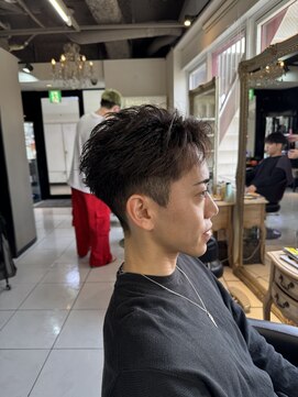 アイズ 海老名(AIZU) ファザーショート フェザーパーマ 海老名パーマ メンズ 眉毛