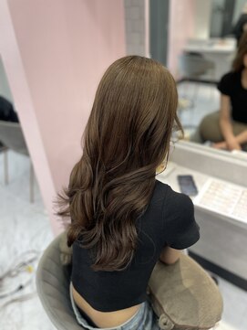 ジーナ 名駅(XENA.) 《YURI/134》ブリーチ1回/ヘーゼルベージュ/透明感カラー