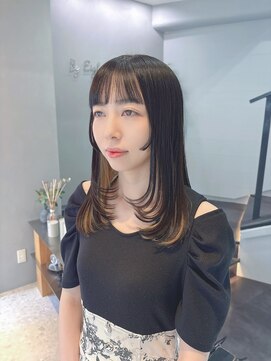 バイエイト(X8) インナーカラー/イヤリングカラー/レイヤースタイル/髪質改善