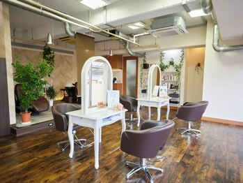 サッコウ(sakkou)の写真/丁寧な接客が大好評◎マンツーマン施術で、大人女性の髪のお悩みに寄り添い、理想の仕上がりへと導きます♪