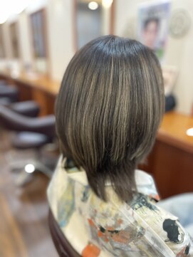 20代/ブリーチカラー/くすみカラー/レイヤーカット