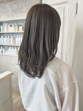 キャアリー(Caary) 福山市Caary大人可愛いロングレイヤーカットミルクベージュ