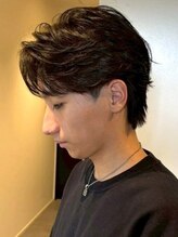 《*ハイウェイトのツイストスパイラルパーマ*》サイドのラインを高めに設定した、清潔感あるスタイル* 