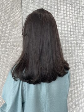 ティア(Tia.) ミディアム/グレージュ/韓国風/髪質改善トリートメント/縮毛矯正