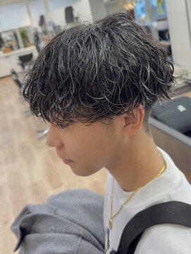 ウェイビーエフティフィフス 横浜西口(WAVEY ft.fifth) ツイストスパイラルパーマセンターパートツイストパーマウルフ