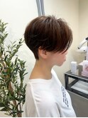 ハンサムショート　センターパート　前下がり　メンズライク