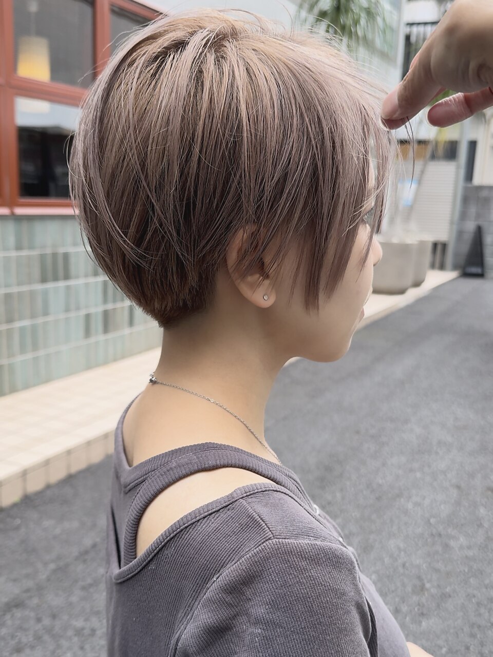 2025年夏】ピンクベージュ ショートの髪型・ヘアアレンジ｜人気