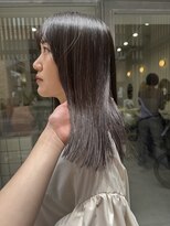 ブラウン(BROUN)&nbsp;ミディアムヘアグレージュカラー透明感カラー