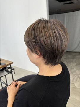 テラス トヨタ(Telasu Toyota) 20代30代40代50代◎白髪活かしたカラーとショートレイヤー
