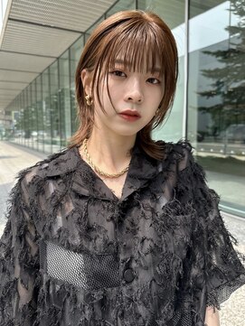 イトシテ ミディアムウルフ×ブリーチなしダブルカラーベージュ【鎌田】