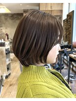 アフロート ルヴア(AFLOAT RUVUA) 「岩田莉奈」40代50代に人気の似合わせ丸みショートボブ 新宿