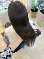 フォルテ 榛原パームス店&nbsp; 大人ガーリーダークアッシュ似合わせカットミディアムレイヤー