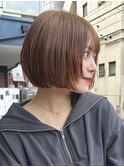 大人かわいい小顔ショートボブ顔周りカットミルクティーカラー