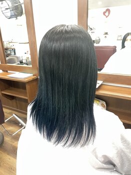 かみなりもん美容室の写真/髪質改善も叶える縮毛矯正で、ひとりひとりの髪質に合わせた自然な柔らかさをを実現◎
