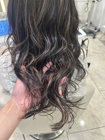 ケンジ 平塚 アネッタ(KENJE annetta) 艶髪☆白髪ぼかしハイライト