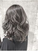 アッシュカラー×重軽ウェーブ