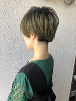 ディー エメ(D-aimer-)&nbsp;オリーブアッシュの刈り上げショート　【カットカラー】