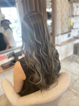 ドゥーアンジヘアー(dou-Ange hair) コントラストハイライト