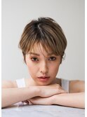 大人ハイライトグレージュショート