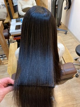 グランバイ アトリエドングリ(Grand × AtlierDonguri) お客様髪質改善データ924(酸性縮毛矯正)