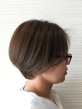 ショートヘアのカジュアルさの中に、上品な印象の大人可愛いを演出！！