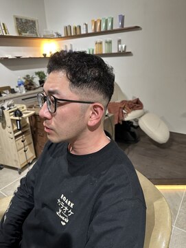 シラス(SiLasu) 癖毛メンズフェード