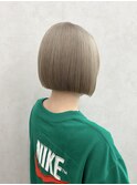 【qumu MARIKO】ホワイトアッシュベージュ×ミニボブ
