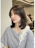 【中澤彩乃】レイヤーカットミディアムくびれヘアベージュカラー