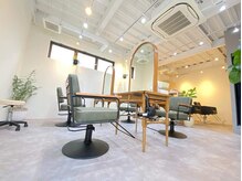 ファナ(fha-na)の雰囲気（ナチュラルでリラックスできる空間です♪）