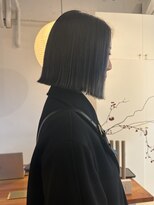 ライン(LINE) ネイビーグレージュ/ブリーチ