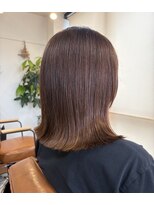 オーラ(Aura'tfo)&nbsp;ツヤ感たっぷり♪暖色ブラウンの外ハネミディ