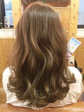 ララテラス(LaLa Terrace) ～LaLa Terrace流～マットアッシュ×外はね無造作ウェーブ