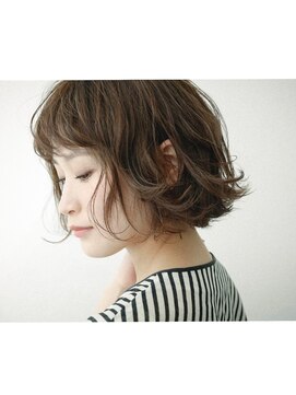 アピッシュ シェリ(apish cherie) 動きのあるボブ