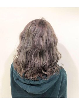 リー 枚方(Lee) 抜け感ベージュ×ブリーチ