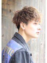 ネイビー(NAVY)&nbsp;横顔もかっこいいスパイラルパーマのフェザーマッシュ☆