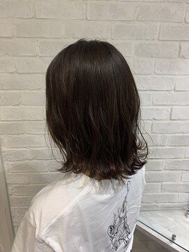 コム(com by neolive) 外ハネミディ　3