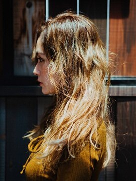 カラーサロンビスカリア 相模原エリア 淵野辺駅店(Color salon Biscaria) 外国人風バレイヤージュスタイル