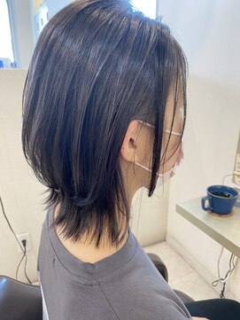 ヘアーサロン イルア 北越谷(hair salon I'LUNA) 外ハネレイヤーボブ　イヤリングカラー10代20代30代40代