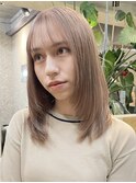 レイヤーカットミディアムヘア切りっぱなし長めボブハイトーン