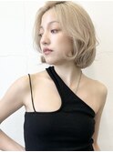 切りっぱなし/ボブ/ハイトーンカラー/ブロンド/ベージュ系