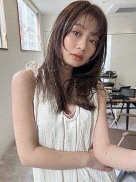 ロエム(Loem) ロングレイヤー顔まわりレイヤー小顔グレージュ前髪あり20代30代