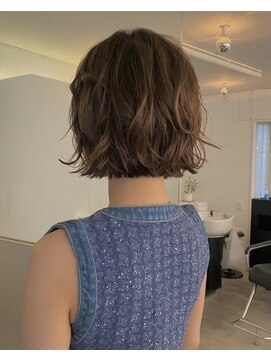 アンプラグド(unplugged) 動きのあるボブ