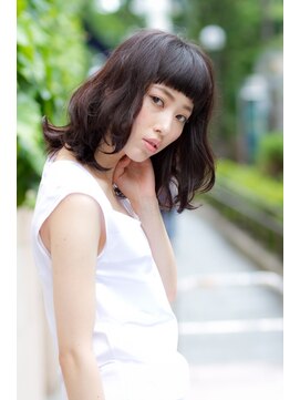 プシュケ(PSYCHE) 20代30代40代レイヤー重めバングダークカラーゆるふわミディアム