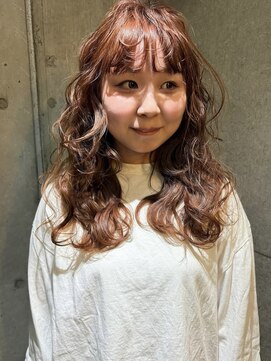 メーヴェ(Mowen) 南堀江 オレンジブラウン パーマ風アレンジ