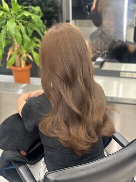 アルドーレフィエロ シンサイバシ(Ardore fiero shinsaibashi) ヘーゼルベージュ/10トーン レイヤーカット【小山田繭】