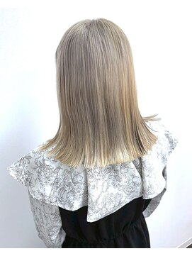 バブルス 本川越店(BUBBLES) ホワイトベージュ