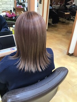 ヒラトヤ 肴町店 大人可愛い透明感立体感ミルクティーベージュ×外はねストレート